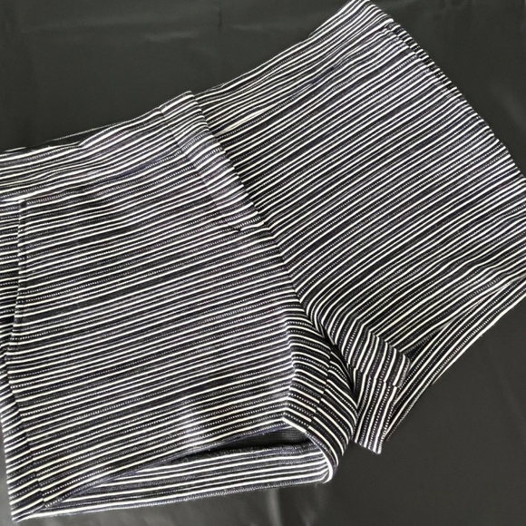 BCBG MaxAzria Pia Black/White Striped Short S - Picture 2 of 8